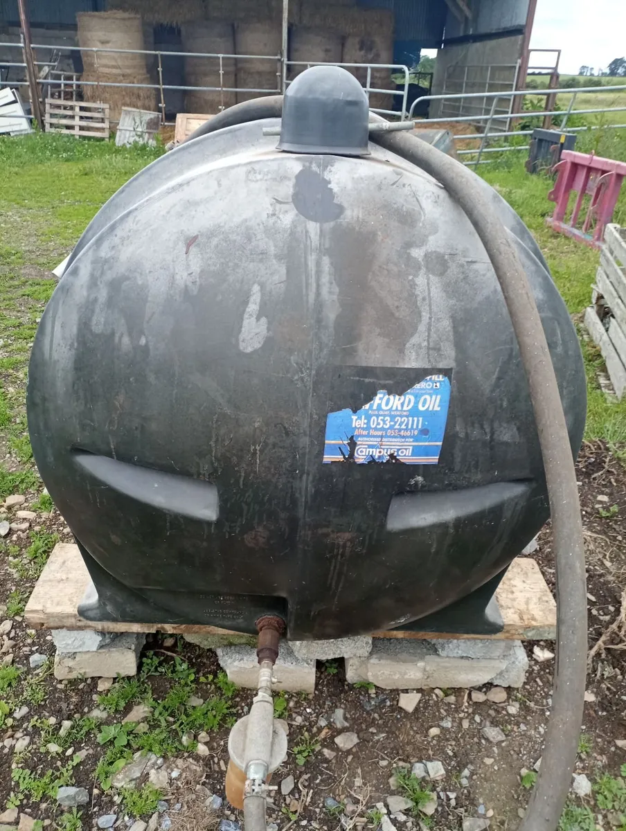 Oil tank - Image 1