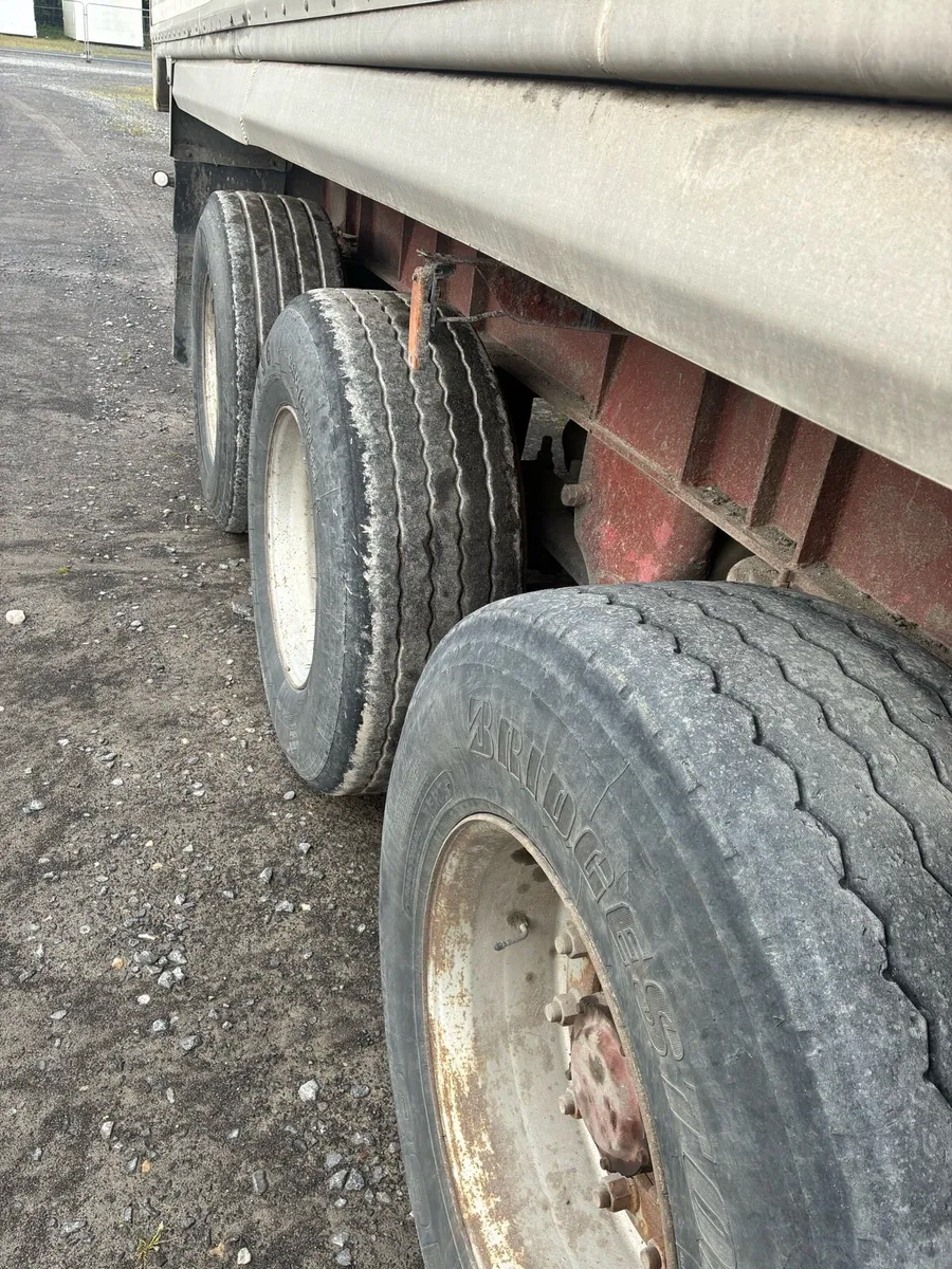 Tipping trailer - Image 2