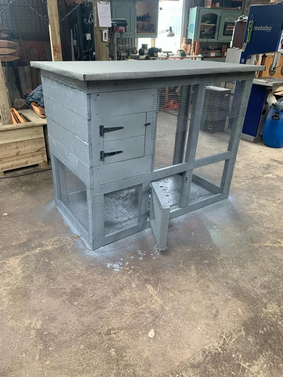 Rabbit hutch - Image 2
