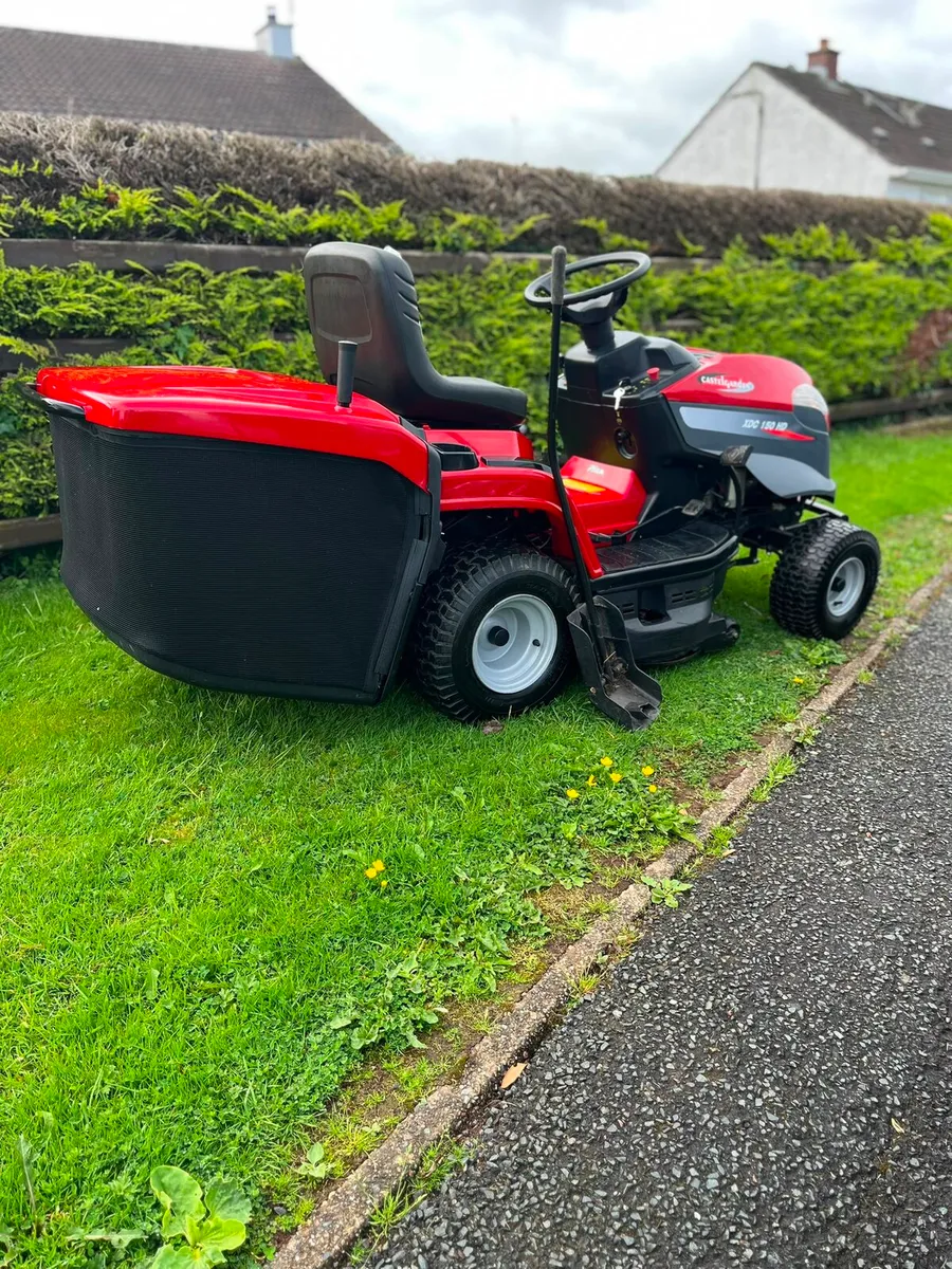 2024 Castlegarden petrol ride on lawnmower - Image 3