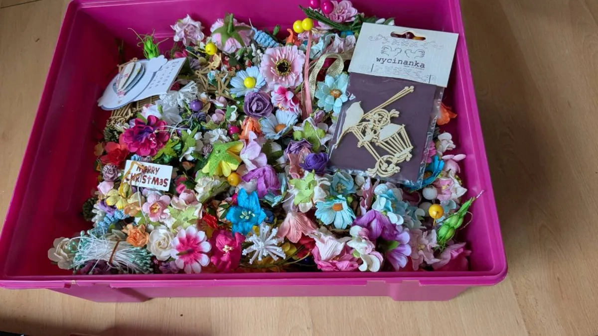 Card making supplies - Image 3
