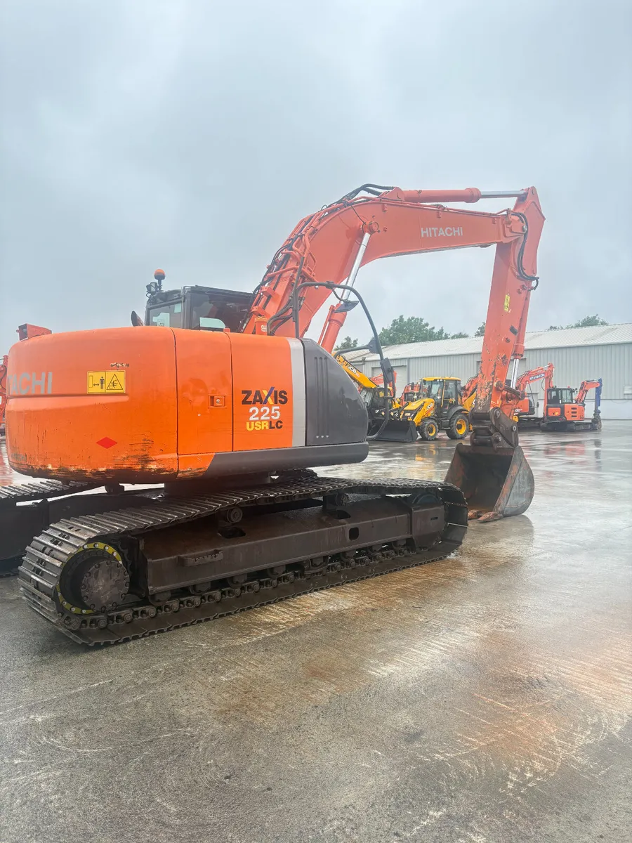 HITACHI ZX225-3 - Image 3
