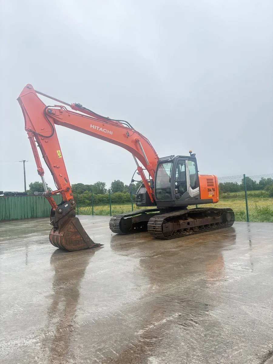 HITACHI ZX225-3 - Image 1
