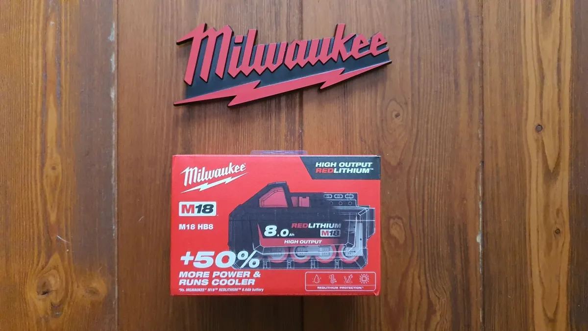 2x M18 Milwaukee 8Ah Batteries - Image 2
