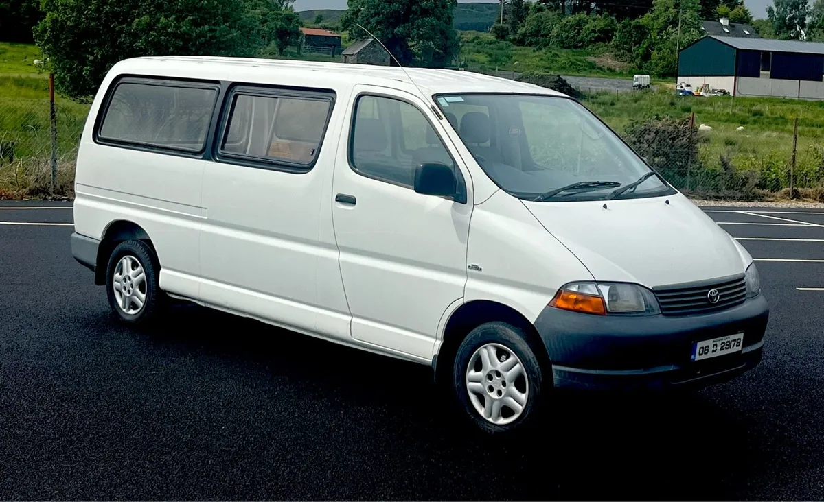 Toyota Hiace -low miles - Image 3