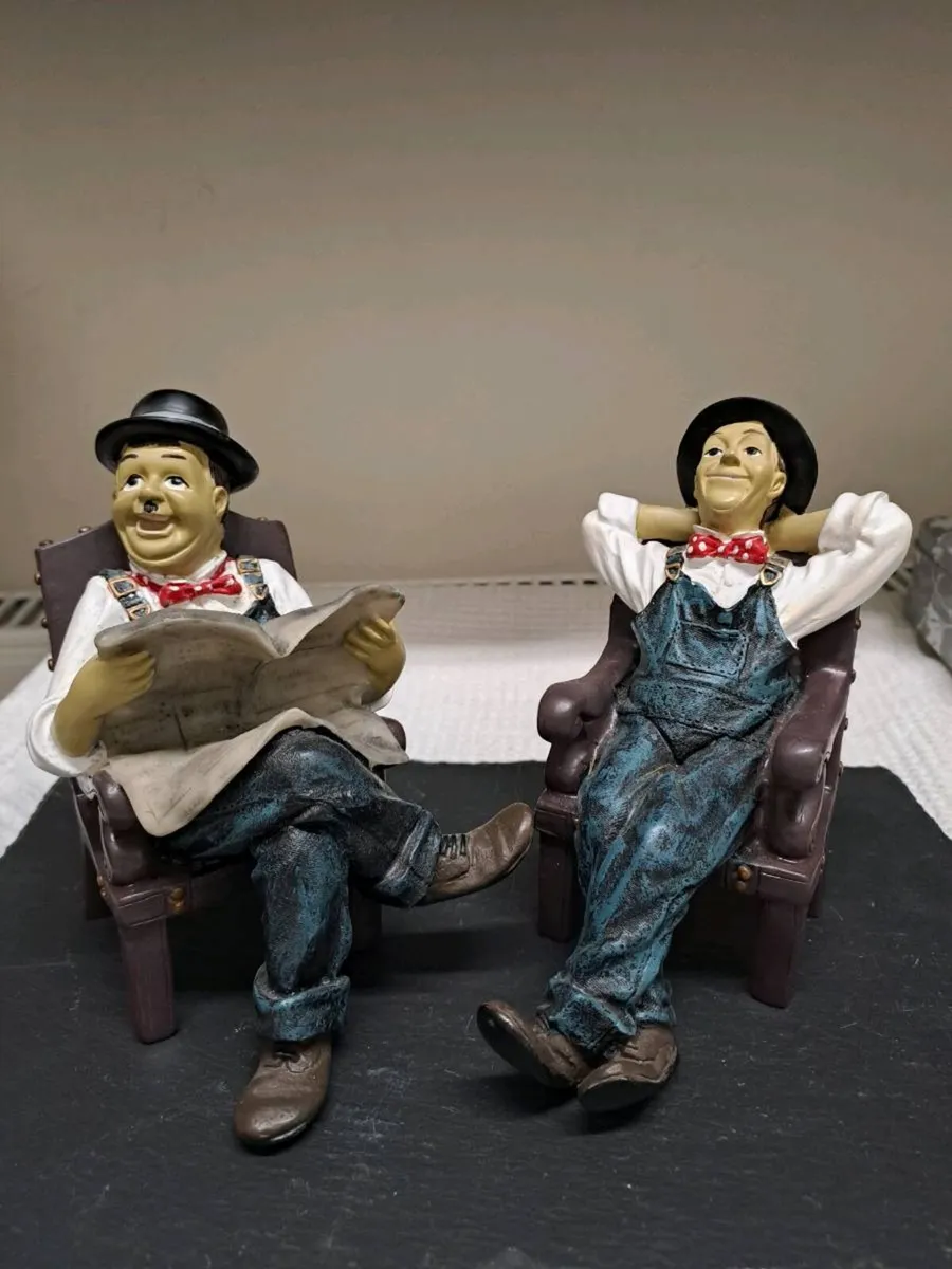 Laurel and Hardy Style Comedy Figures Pair - Image 1