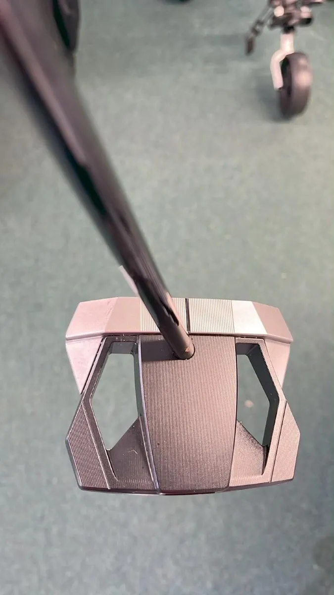 Taylormade Spider ZT BLACK 34' NEW €549 Now €375 - Image 3