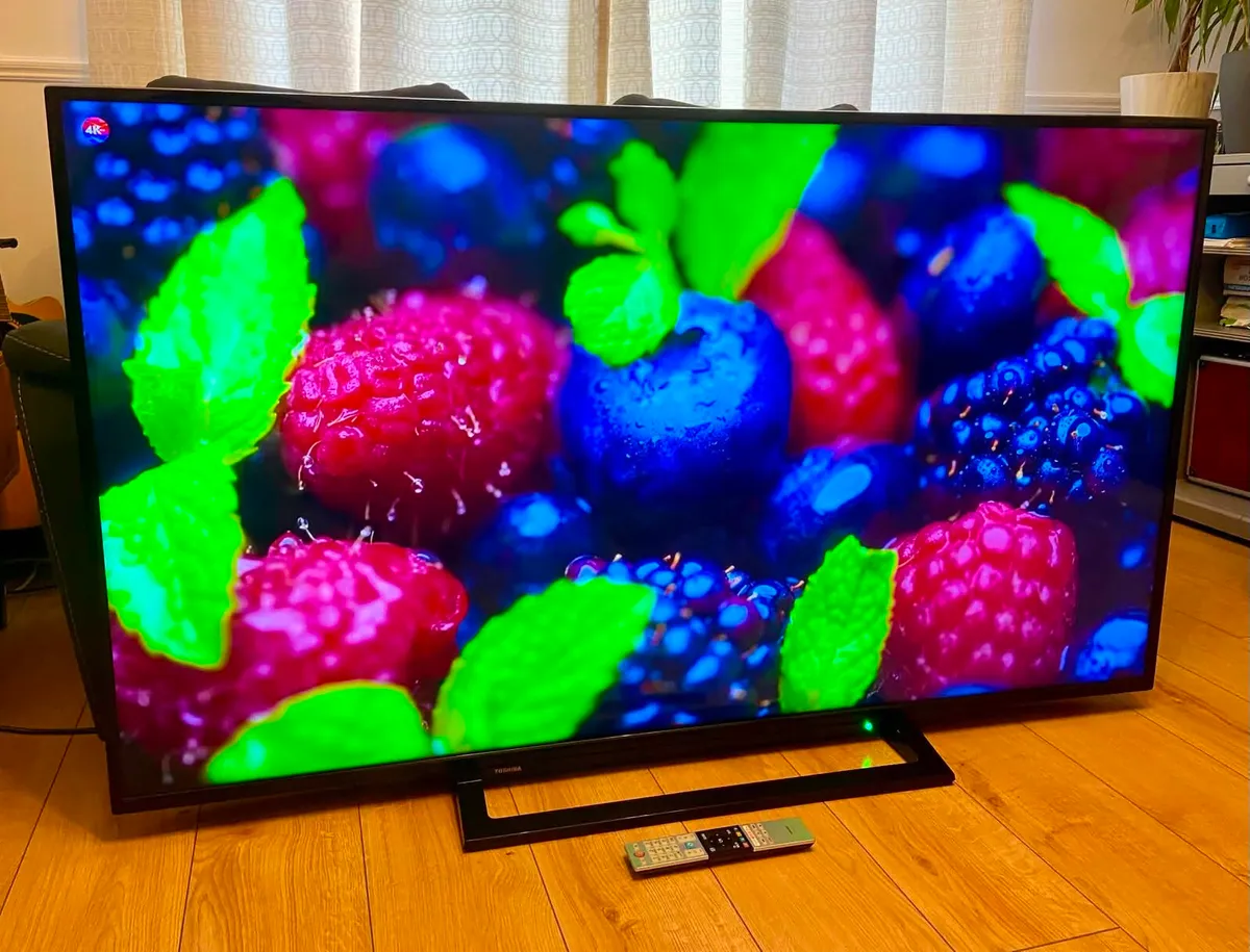Toshiba 65" 4K Smart TV - Image 4