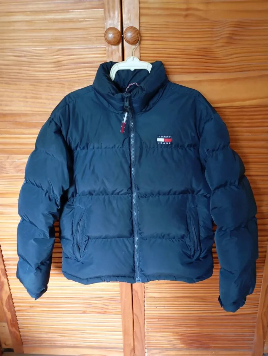 Tommy Hilfiger puffer jacket xs - Image 1