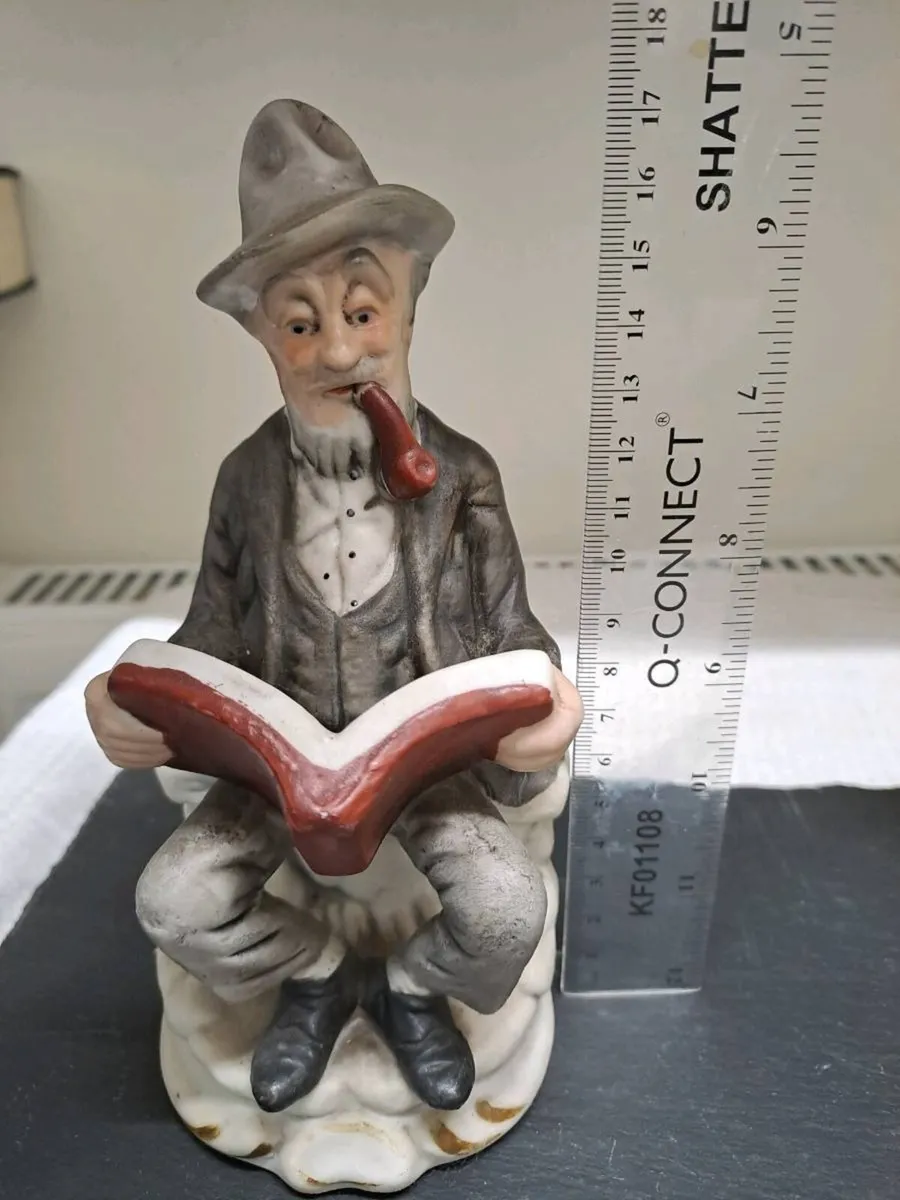 Vintage Porcelain Gentleman Reading Figurine - Image 2