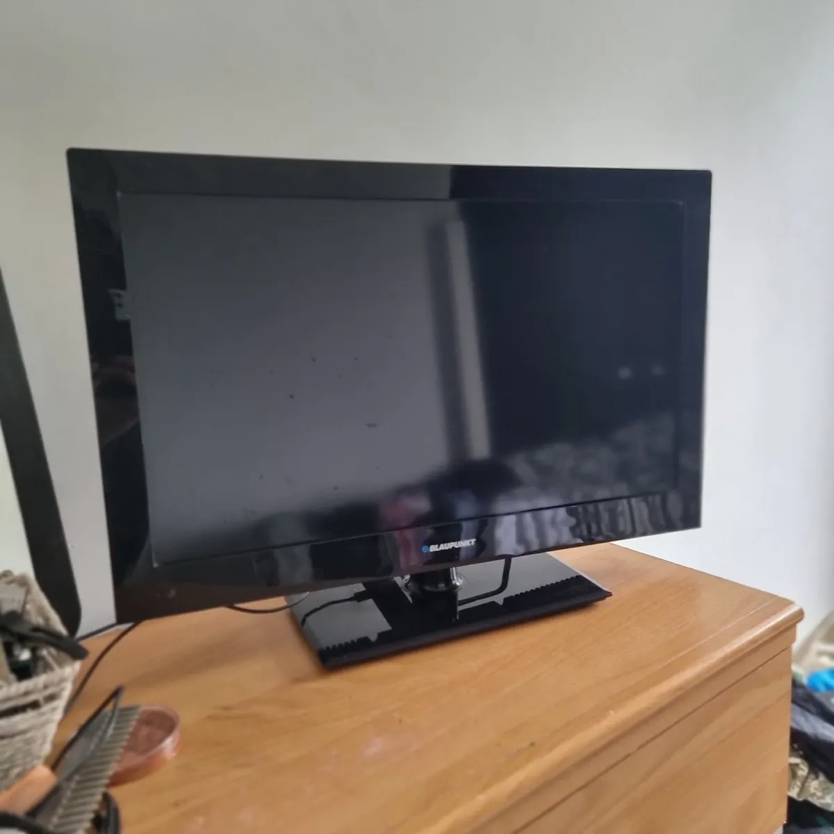 Blaupunkt TV DVD Combi 24” Inch - Image 1