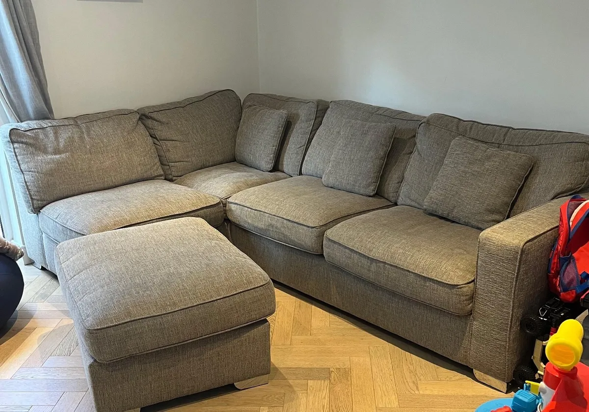L shaped Sofa with foot stool - Image 1