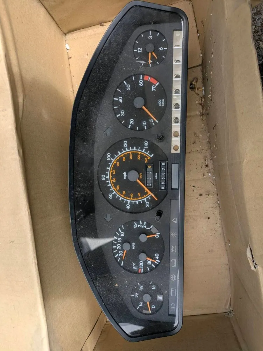 Mercedes Benz Instrument Cluster - Image 1