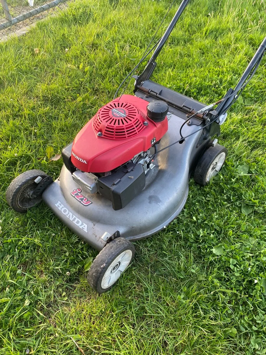 Honda self propelled Lawnmower - Image 3