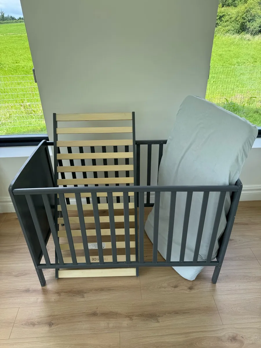 FREE: Baby Elegance Elle Cot - Image 2