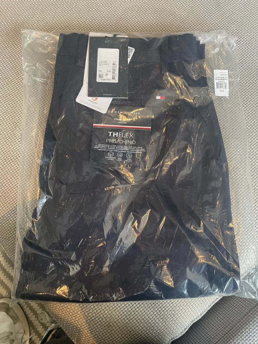 Tommy Hilfiger Straight Fit Chino new Navy 30/30 - Image 1
