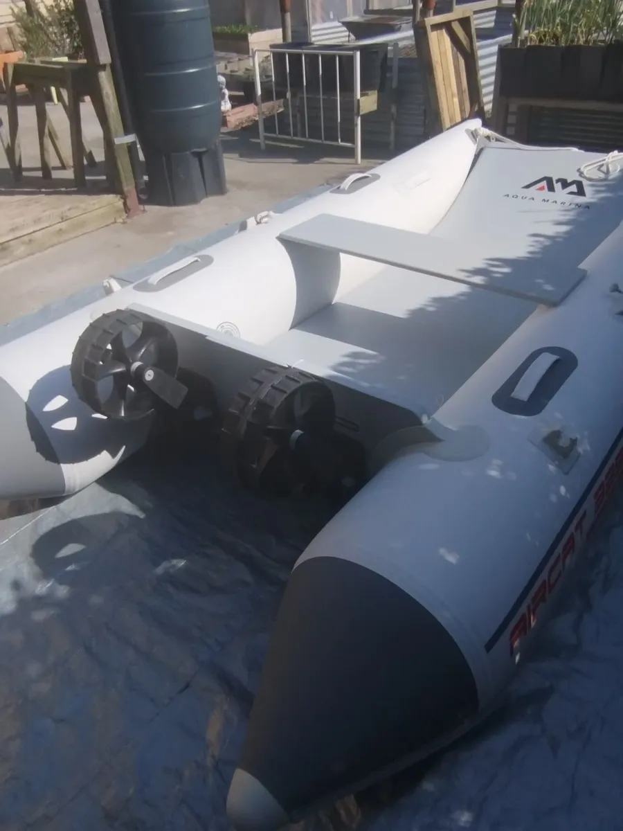 Aircat 335 inflatable boat - Image 3