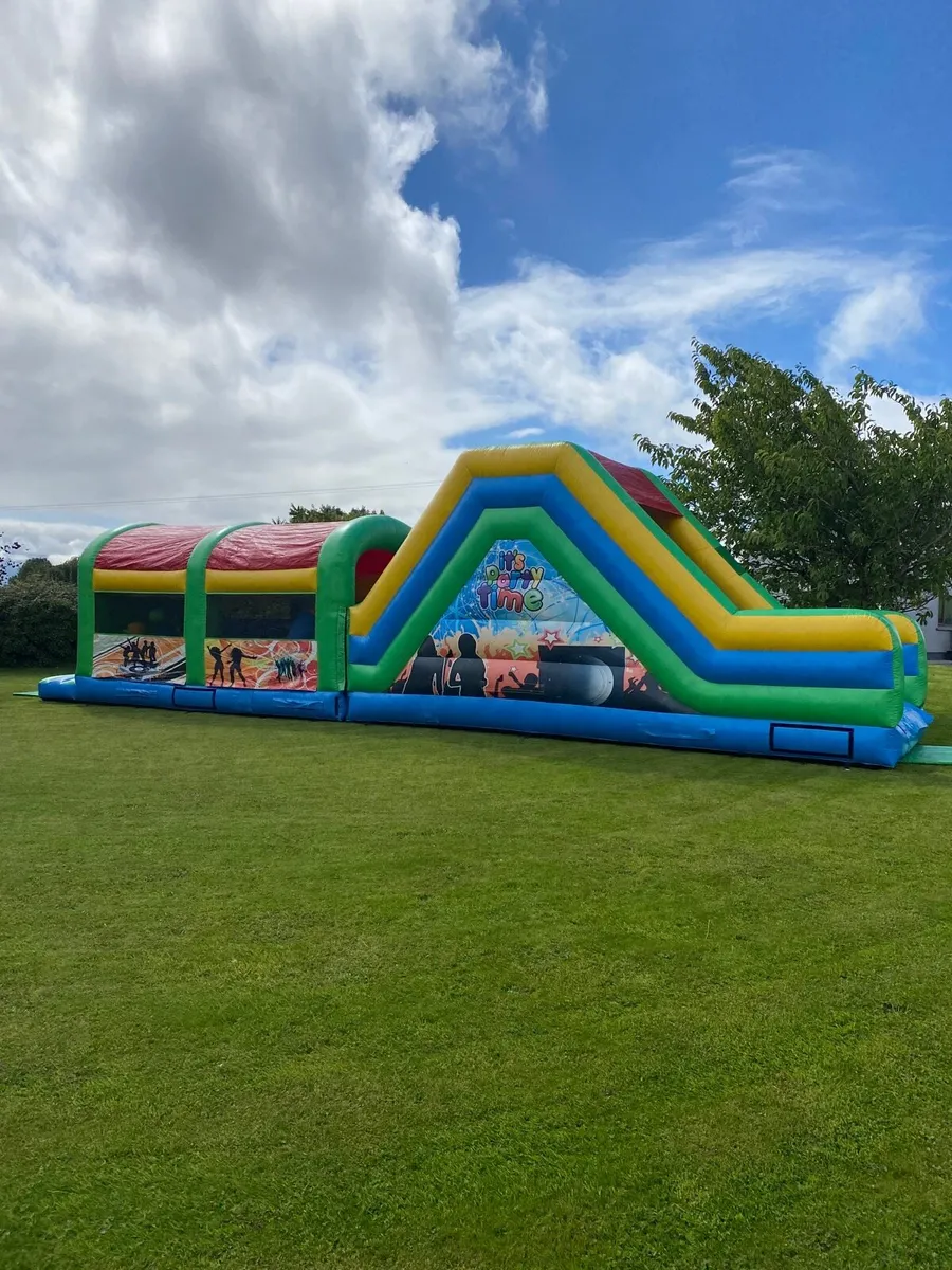 Bouncy castle - Image 2