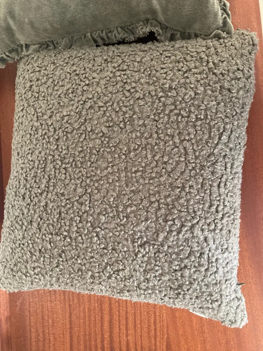 Cushions - Image 4