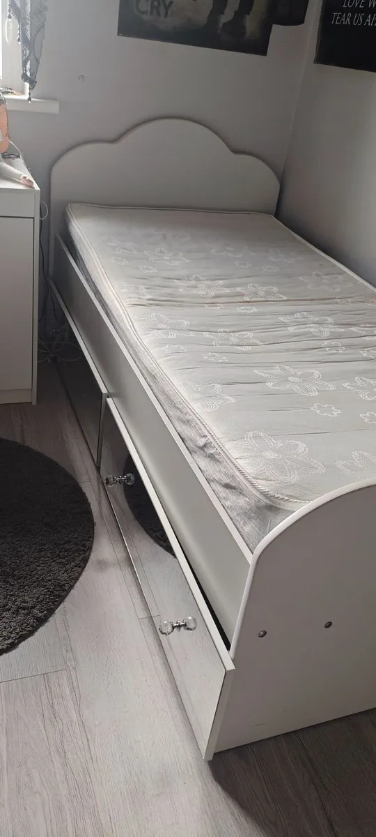 Single bed - Image 3
