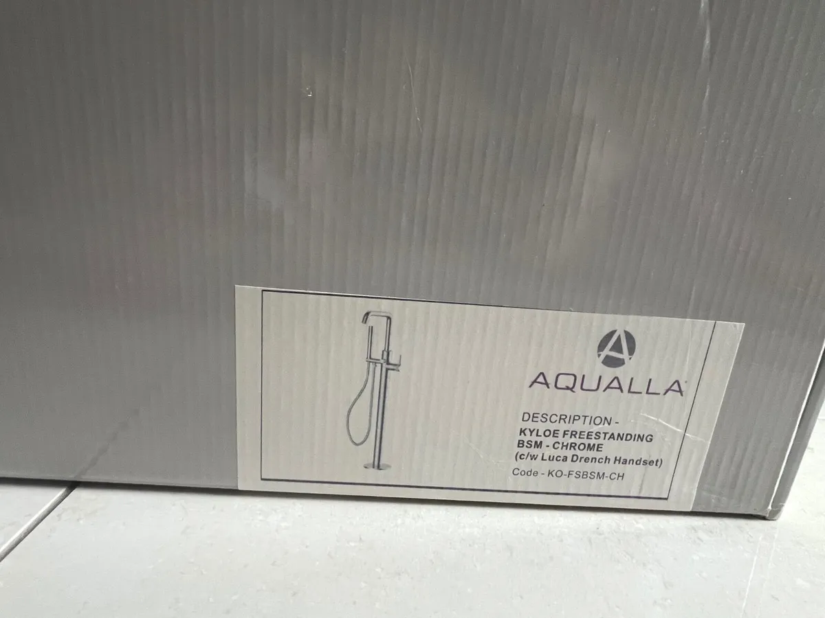 Freestanding bath tap - Image 2