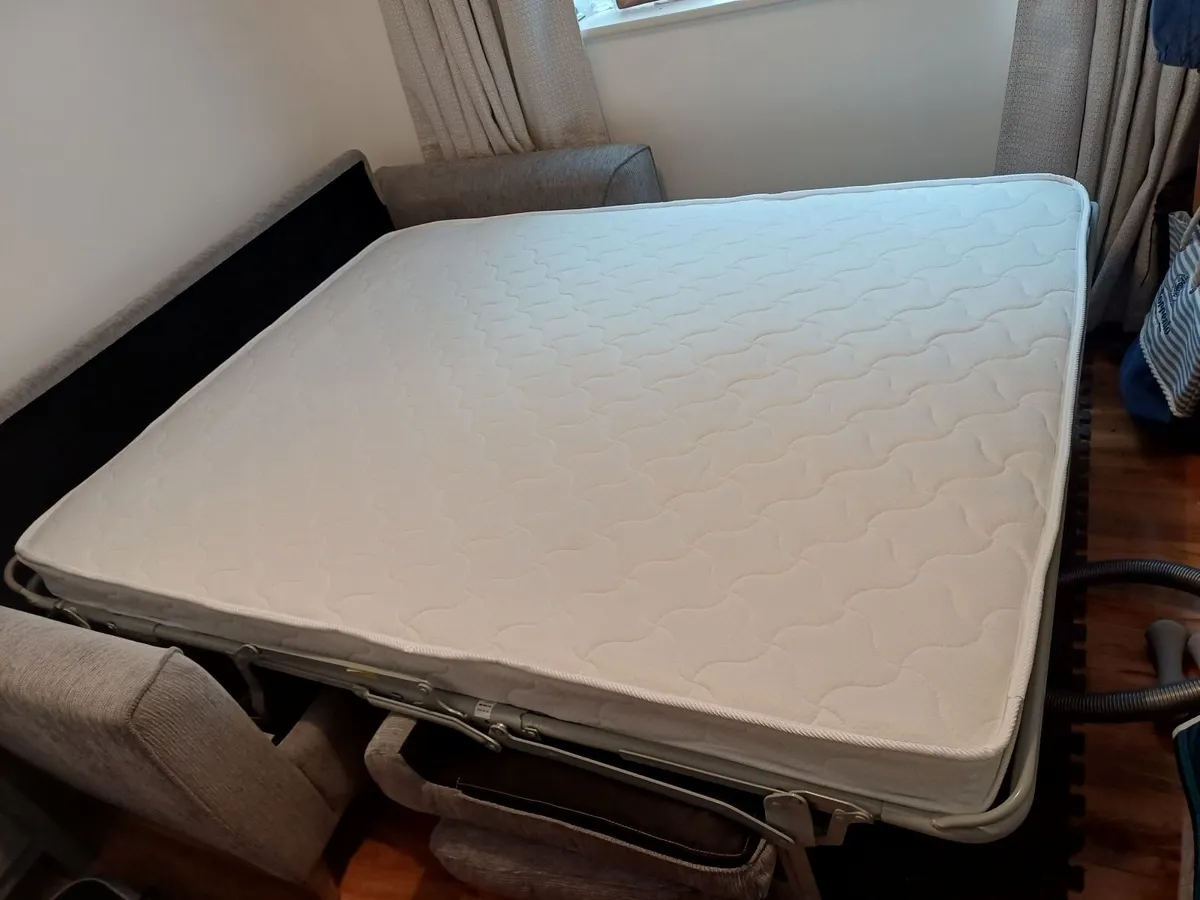 Couch/Bed settee - Image 4