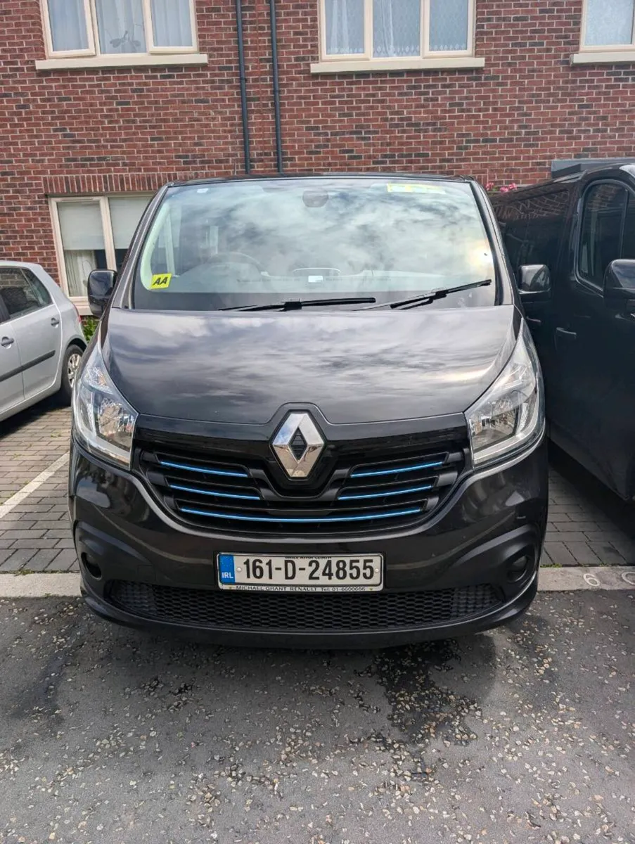 Renault Trafic Crew Cab - Image 2