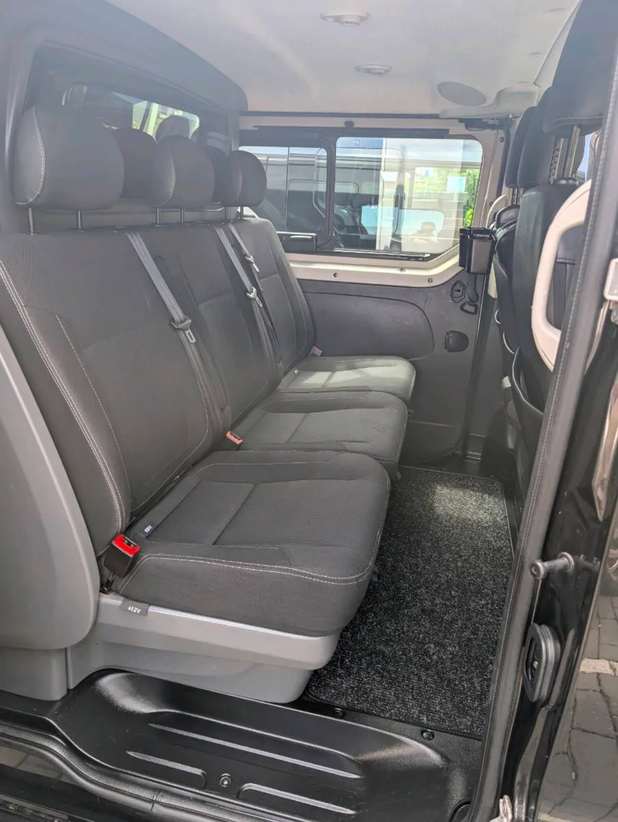 Renault Trafic Crew Cab - Image 4