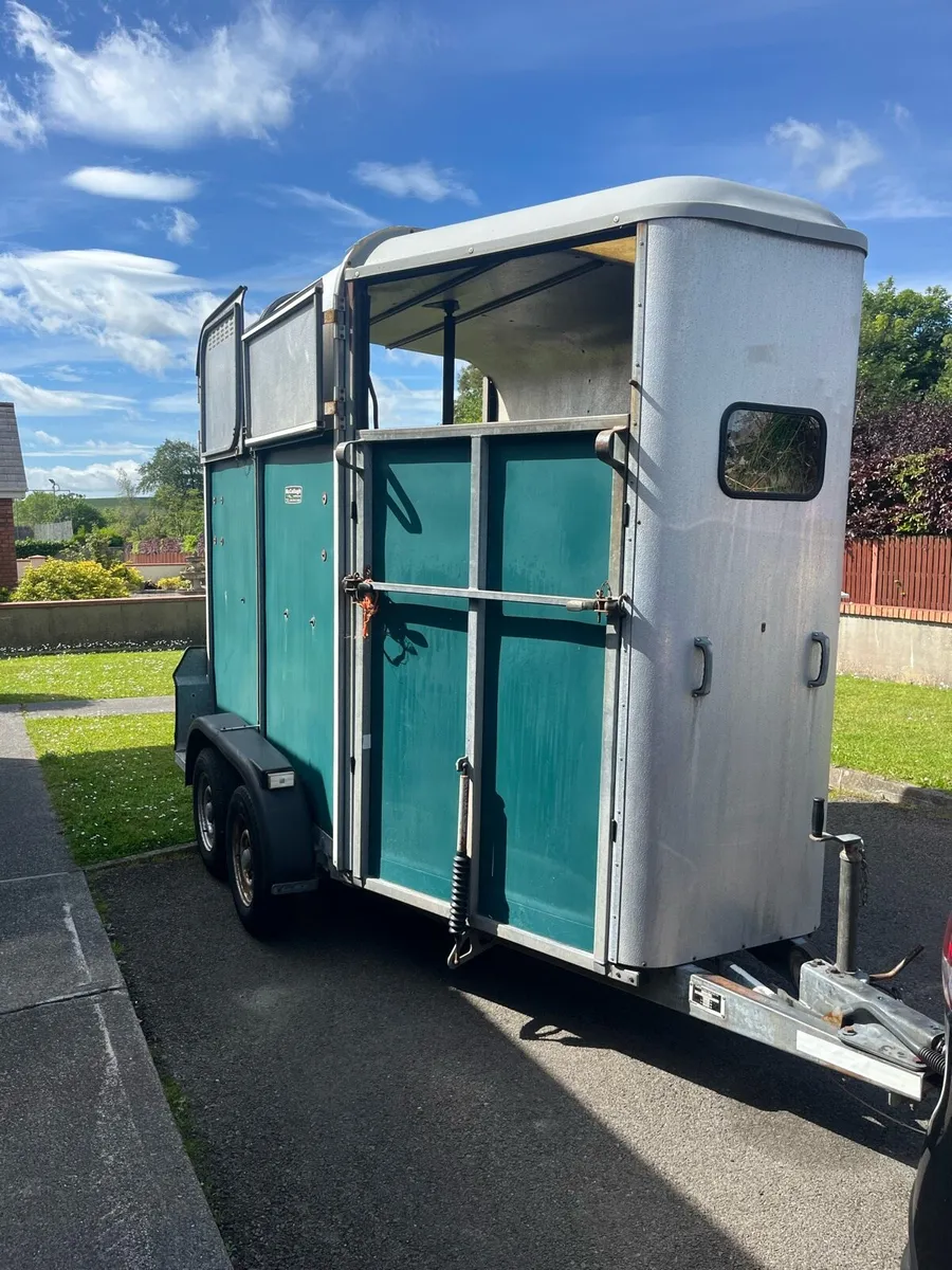 Horse box - Image 1