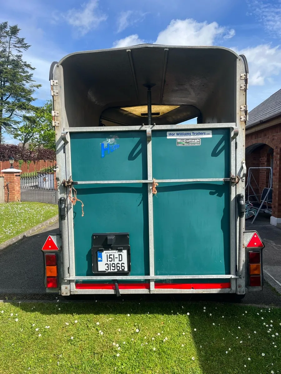 Horse box - Image 2