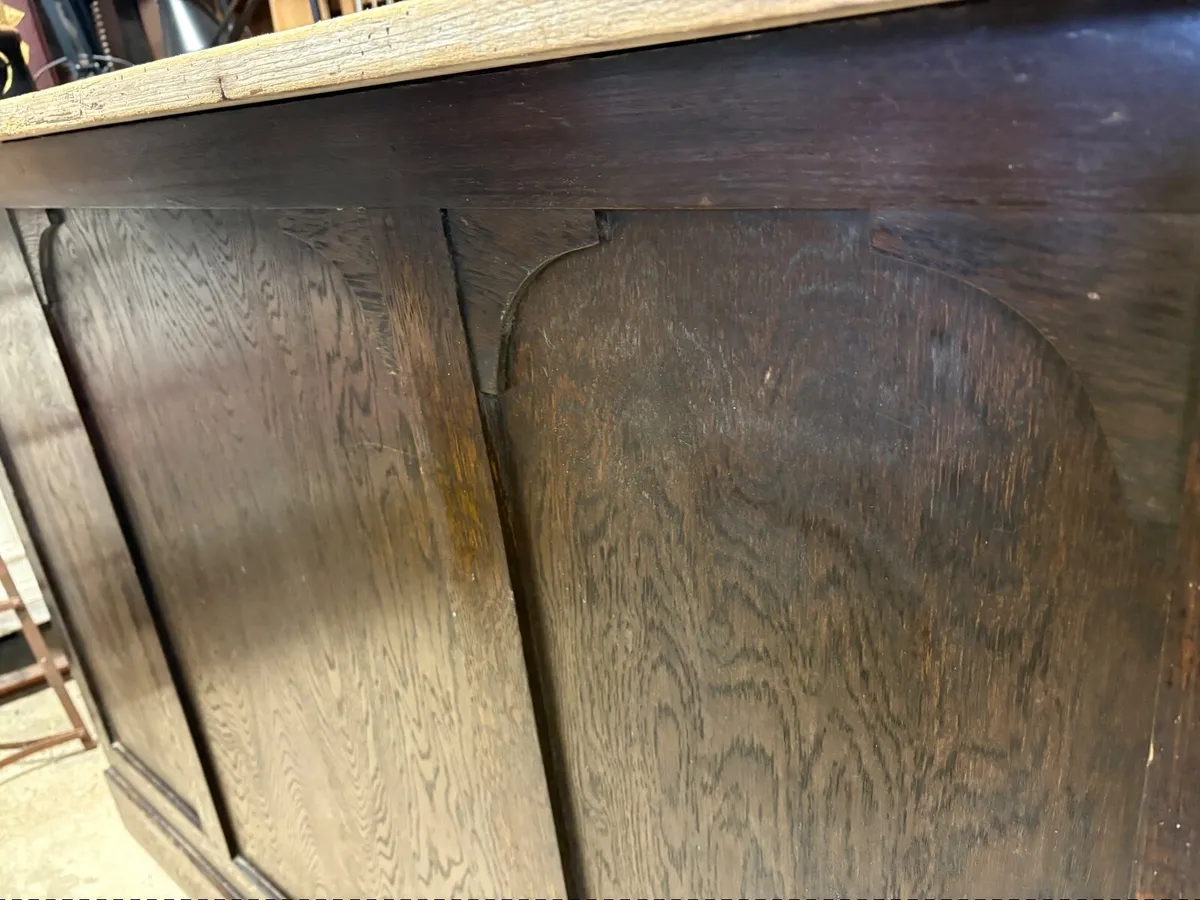 Antique shop counter or bar - Image 2