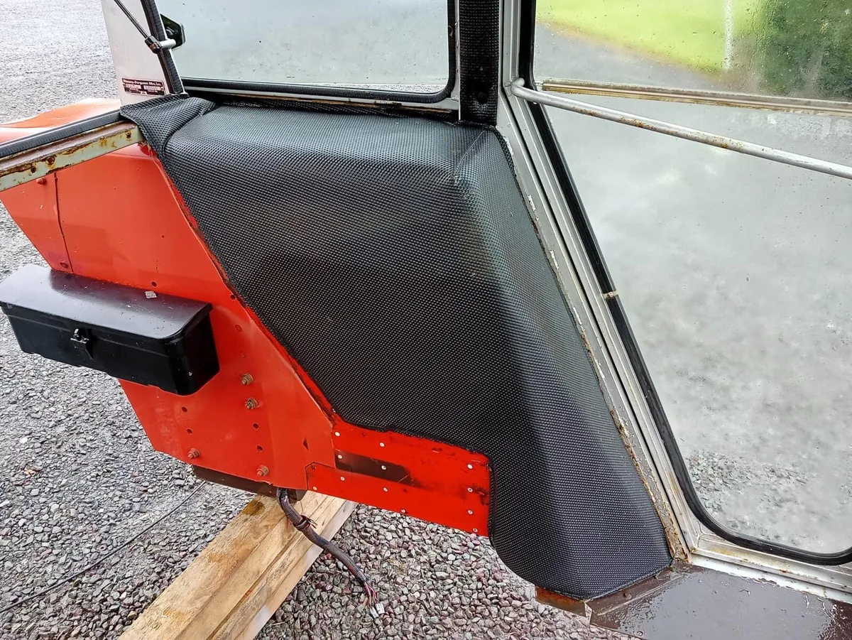 Massey Ferguson Cab - Image 3