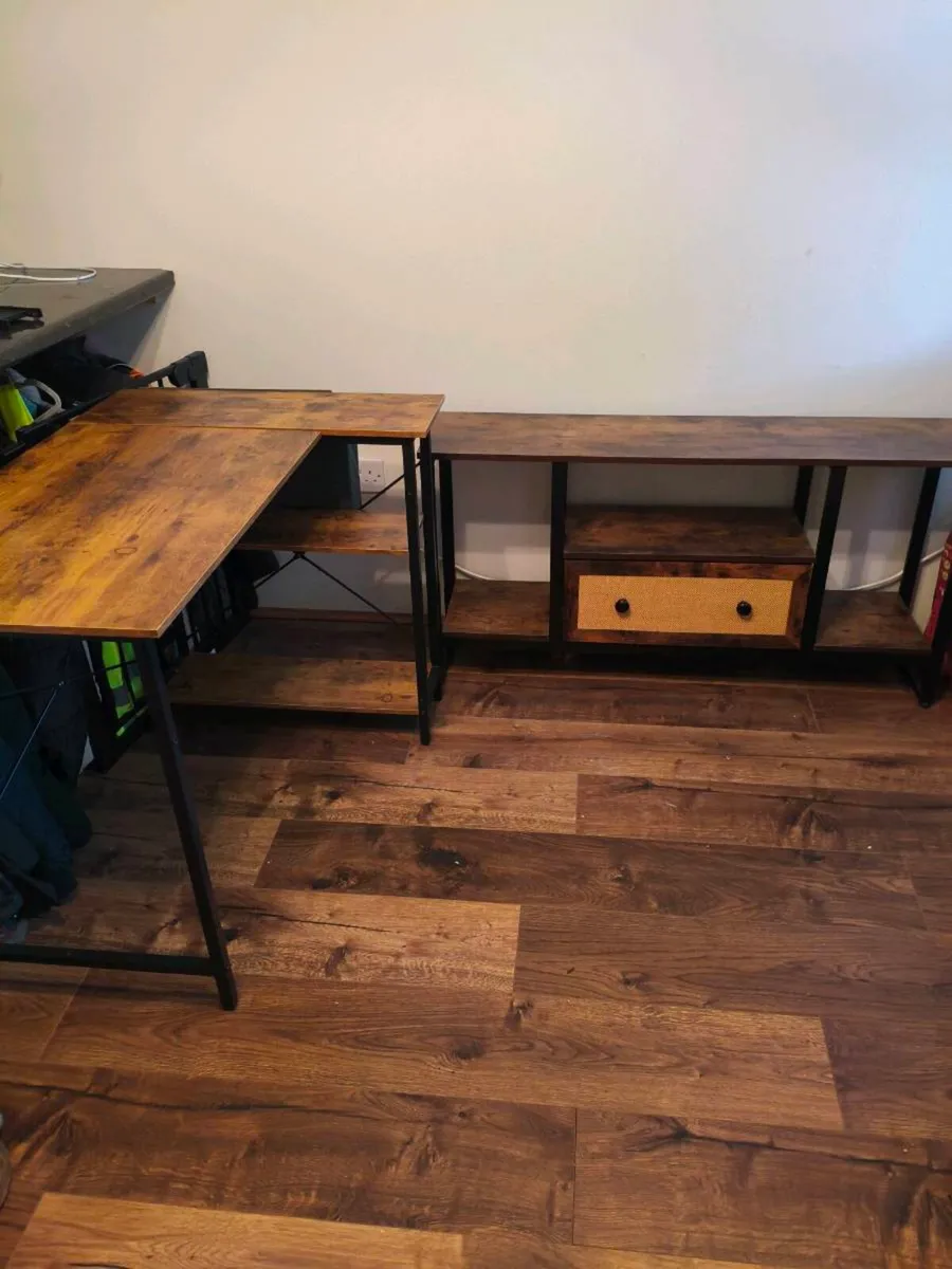 Beautiful desk matching table new no used 75 both - Image 1