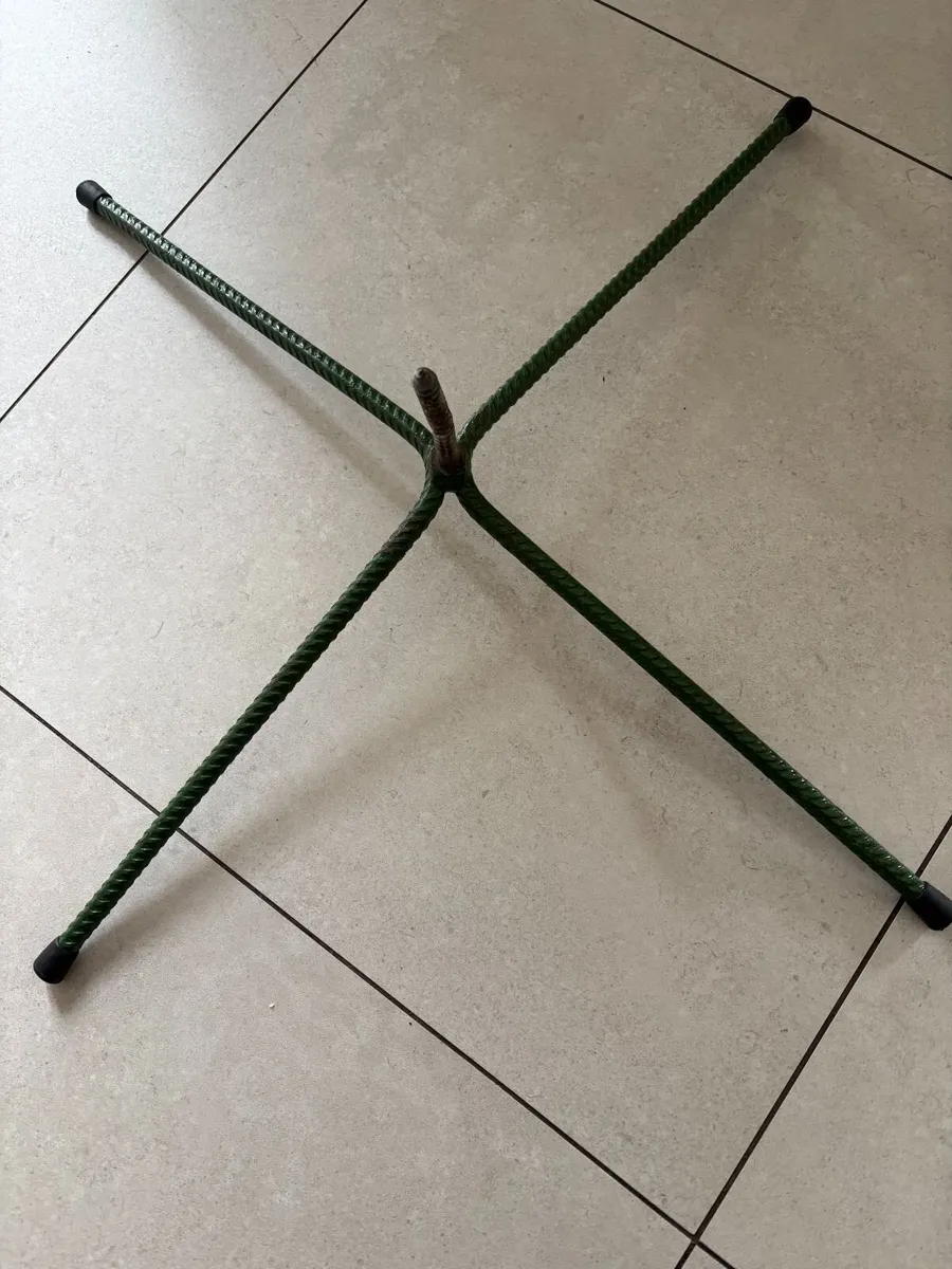 Christmas tree stand - Image 1