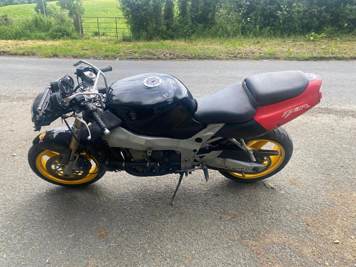 Kawasaki ZX9R - Image 2
