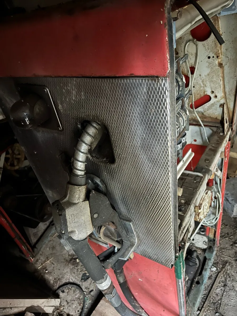 Old diesel pumps - Image 2