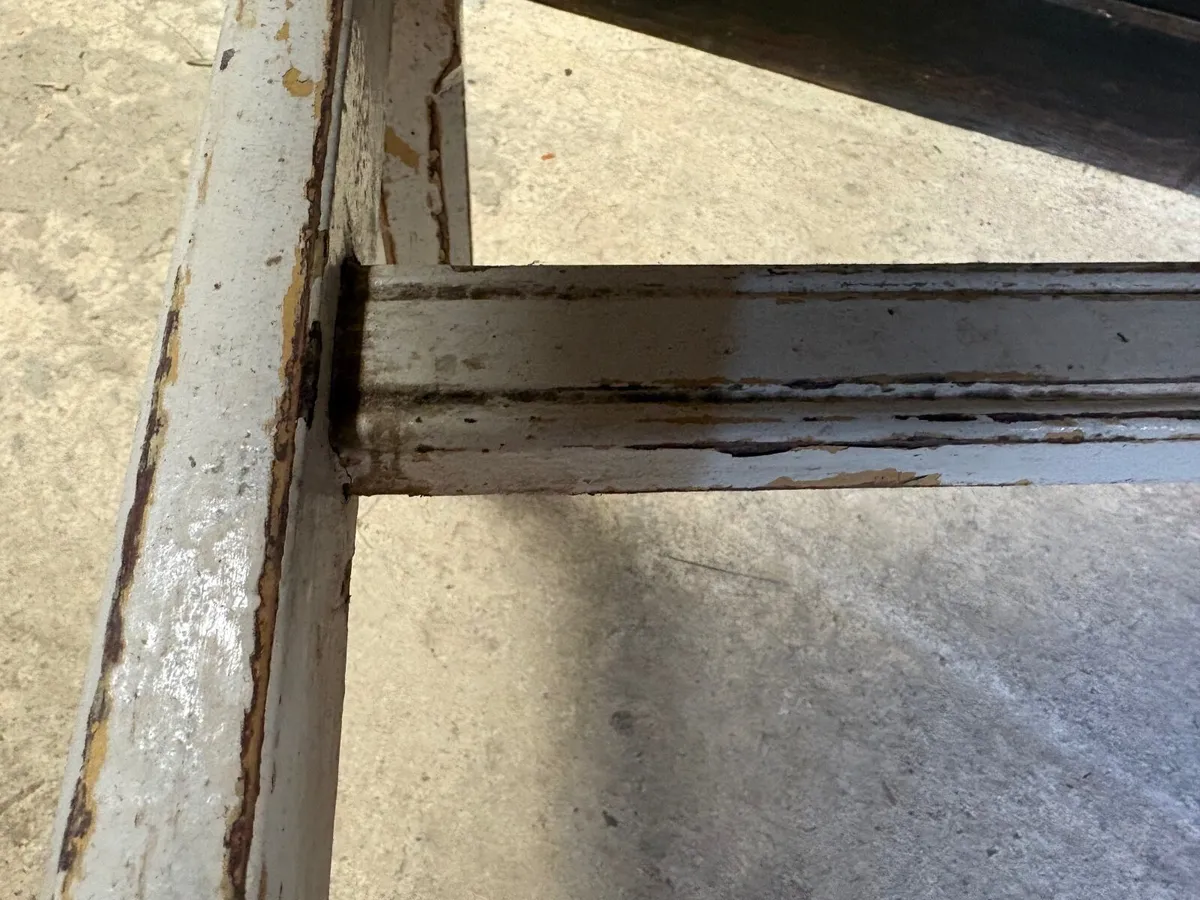 Small 200 year old Irish side table - Image 3