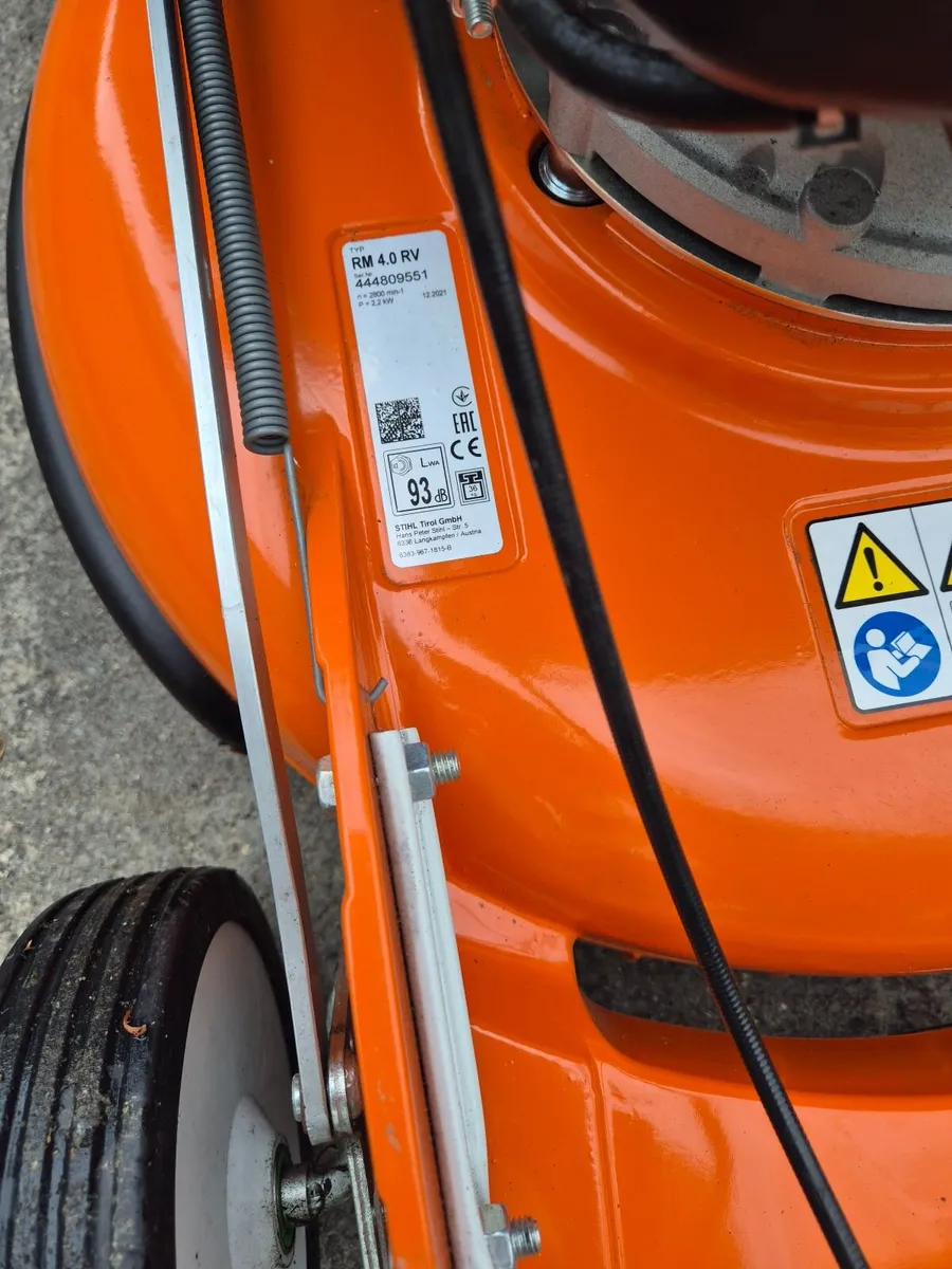 New STIHL RM 4 RV petrol mulching lawnmower - Image 4