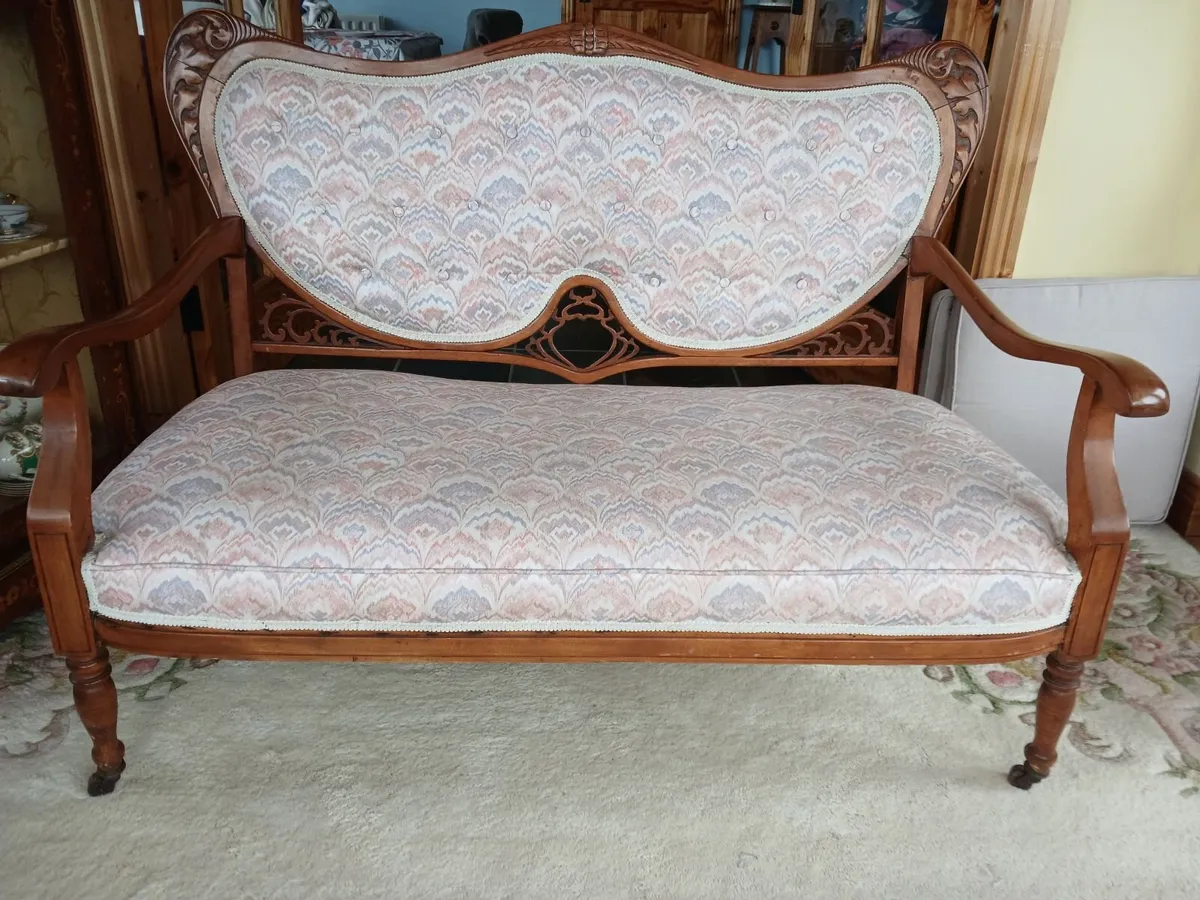 Victorian settee/love seat - Image 1