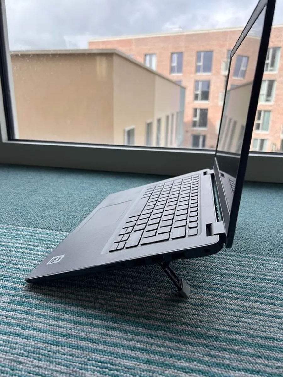 Dell Latitude3410 - Image 2