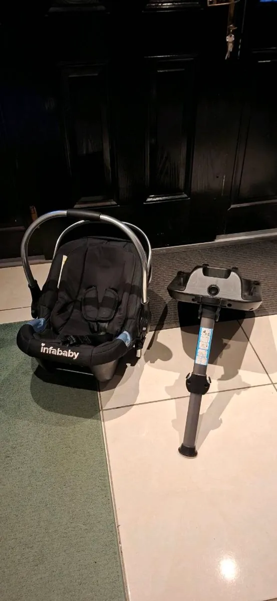 Infababy car seat and isofix base