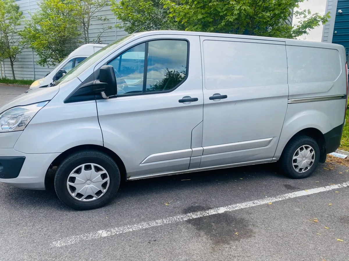 Van - Image 2