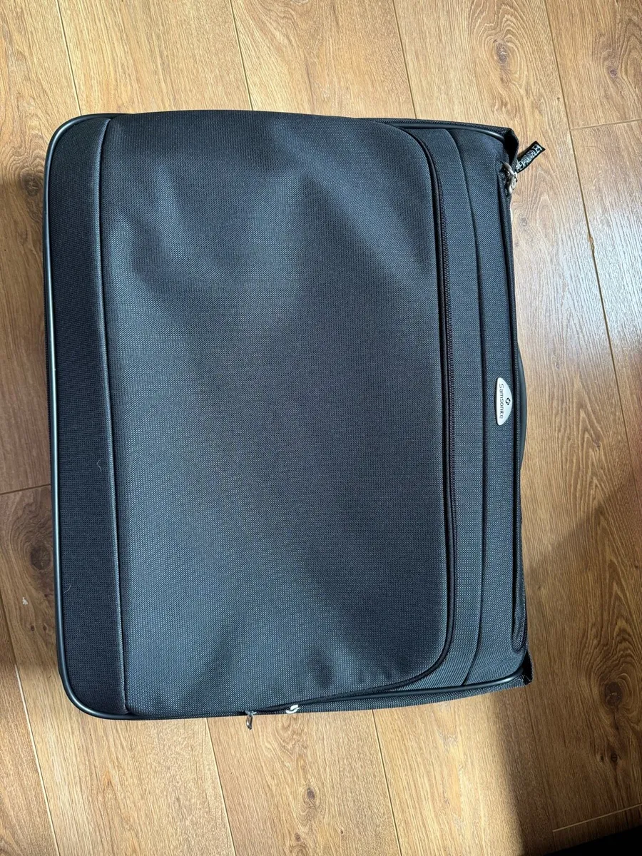Samsonite suitcase - Image 1