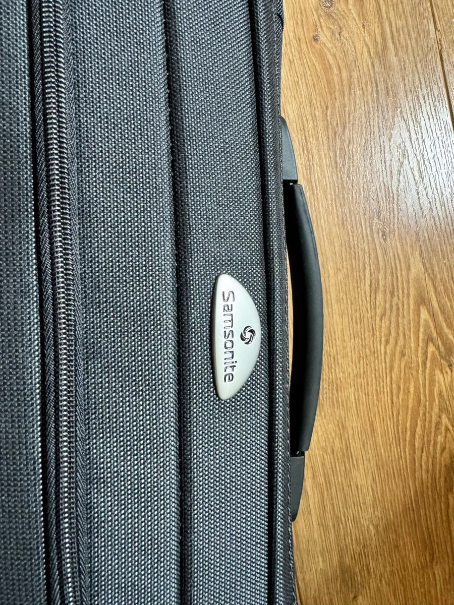 Samsonite suitcase - Image 2