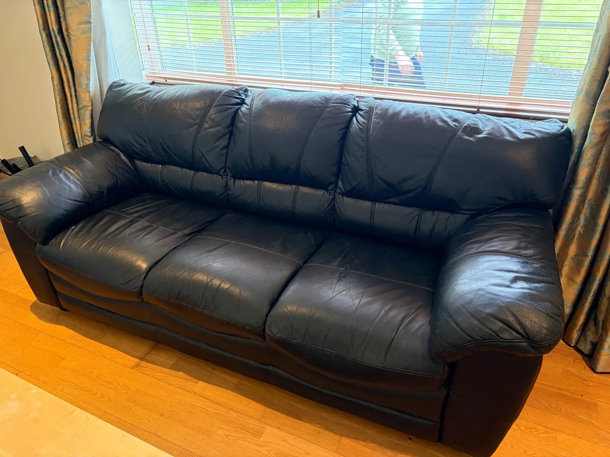 Couch - Image 2
