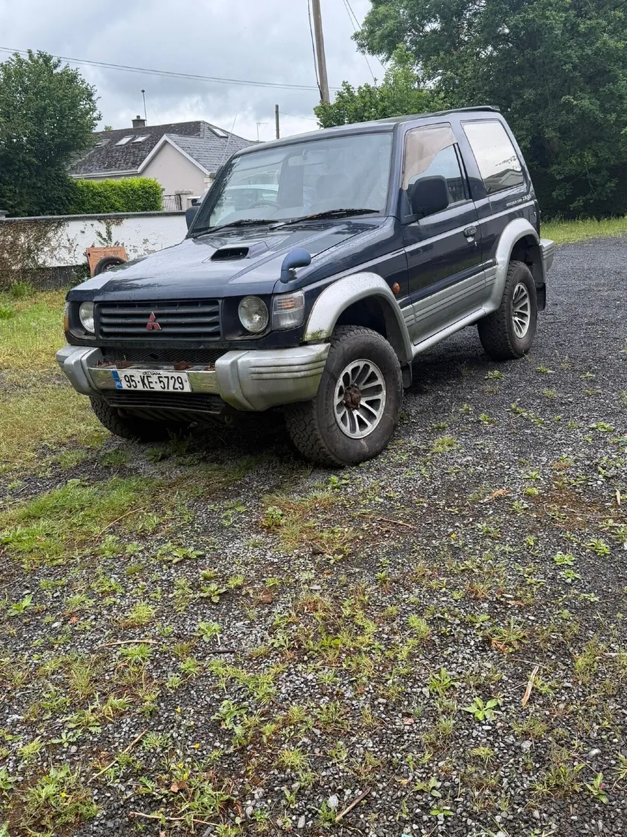 Mitsubishi Pajero 1995 - Image 2