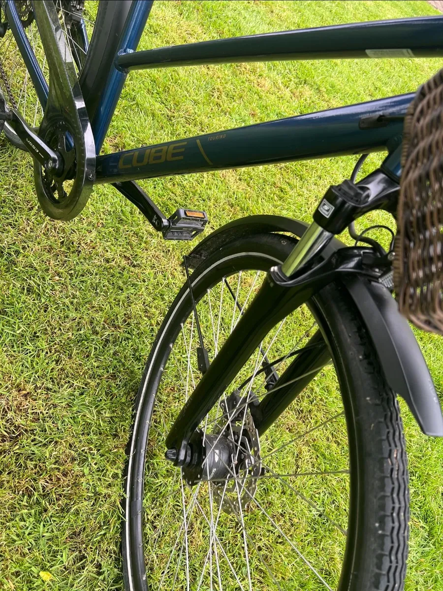 Mint Condition Cube Ladies Bike – Less Than 1 Year - Image 3