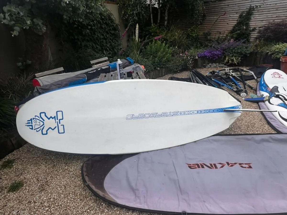 Windsurfers and sails - Image 2