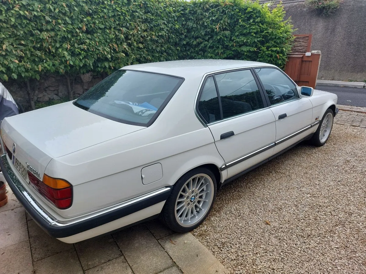 BMW 7-Series 1989 - Image 3