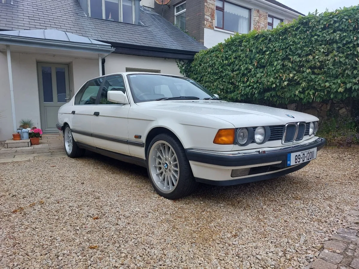 BMW 7-Series 1989 - Image 1